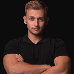 Sobre nosotros: estudios en el extranjero con StudyCare. Kontaktuj nás - Kamil